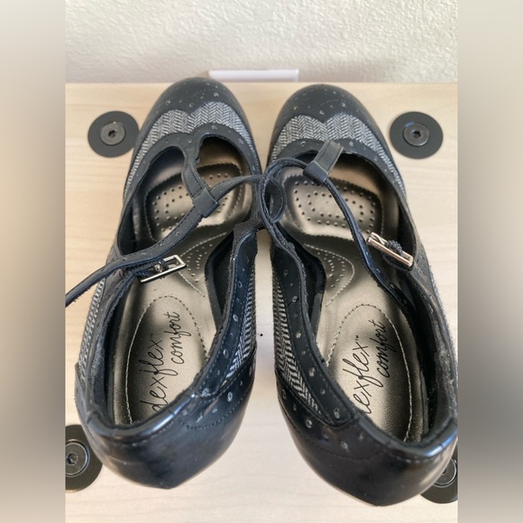 Dexflex Comfort Black and Herringbone Women's Pumps/Heels - Picture 6 of 11